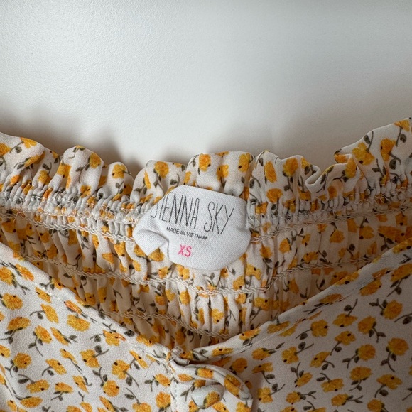 Sienna Sky Yellow Floral Button Front Dress size XS - Picture 3 of 5